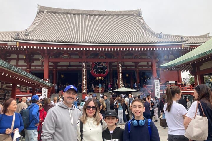 Tokyo: Private Asakusa Walking Tour with Sensoji Temple