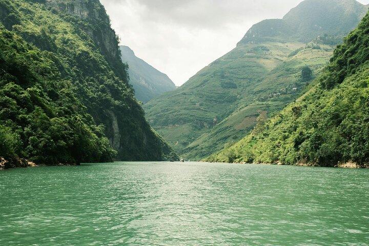 2D2N Ha Giang Loop Small Group Motorbike Adventure from Hanoi