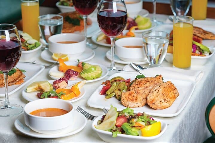 Bosphorus Afternoon Cruise with Turkish Lunch and Live Guide
