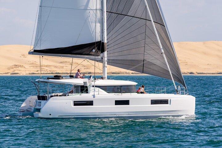 5 Hour Semi Private Catamaran Tour in Santorini with Lunch