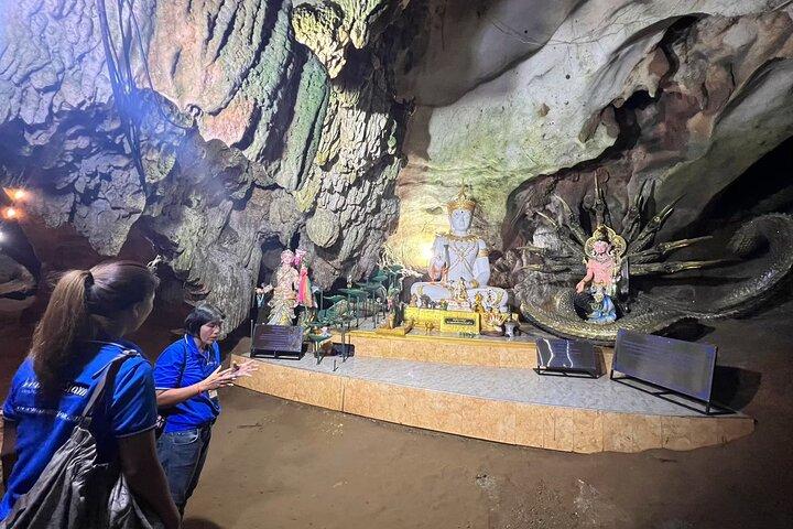 Chiang Mai Day Tour: Chiang Dao Cave and Hill Tribes
