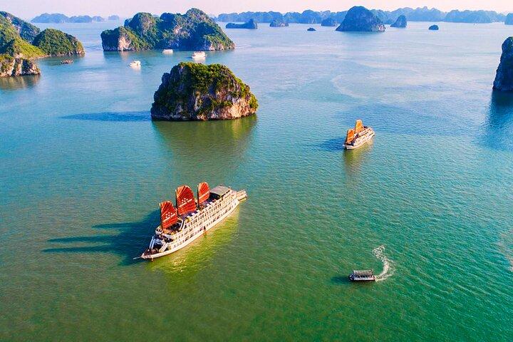 Arcady Boutique Cruise: 2-Day Ha Long Bay Journey from Hanoi