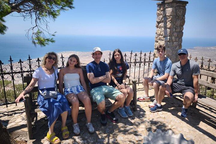 Santorini Transfers for Groups: 24/7 We are at your service