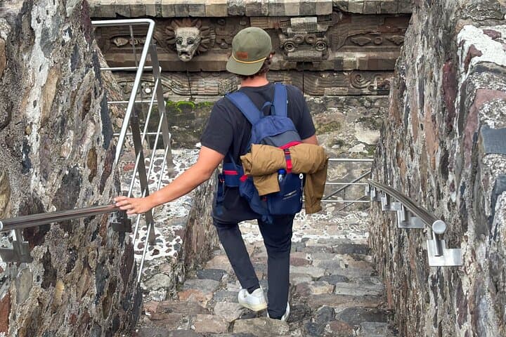 Teotihuacan without obligatory stops. No shops or restaurants.