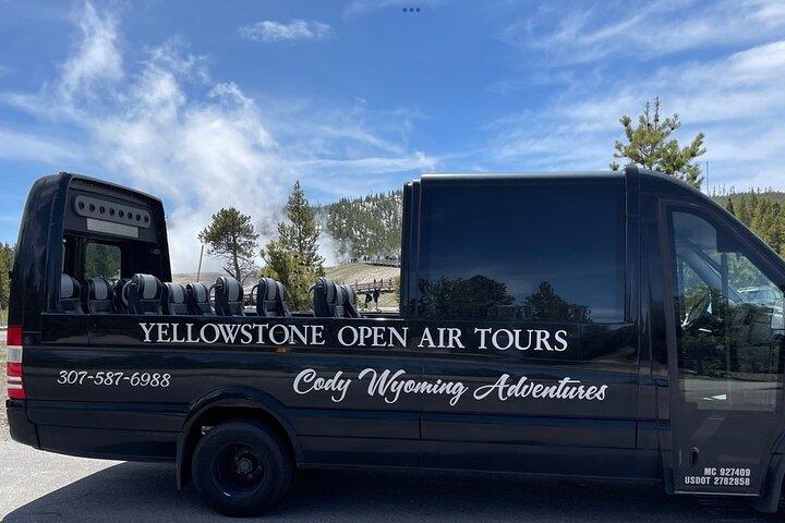 250th Celebration Yellowstone Open Air tour W/lunch and Souvenir