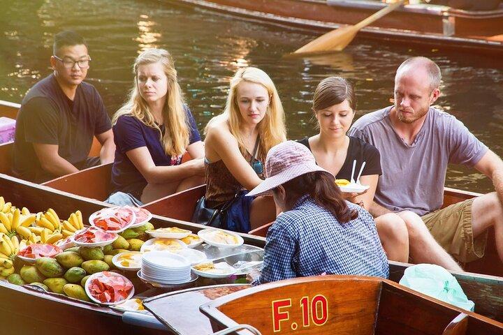 Private Guided Tour to Mae Klong Train Market & Floating Market