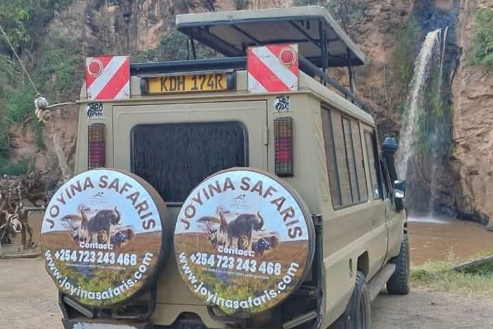 4 Days Masai Mara and Lake Nakuru Group Safari in a Landcruiser