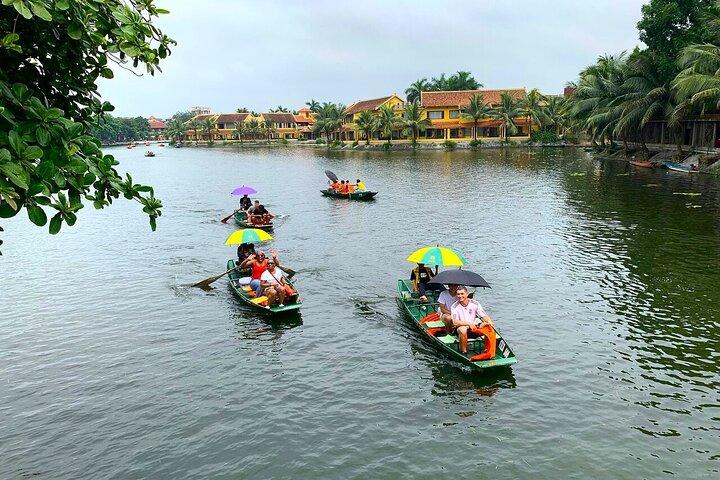 Small-Group Journey from Hanoi to Hoa Lu, Tam Coc & Mua Cave
