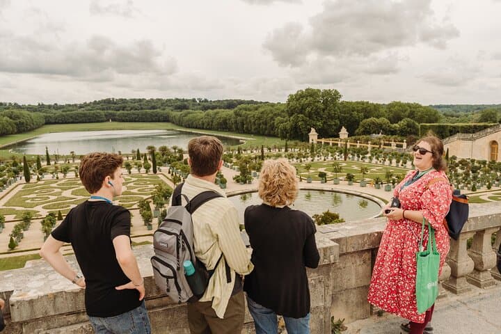 Paris to Versailles Skip the Line, Small Group & Garden Access