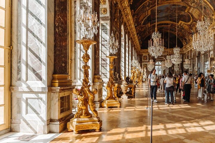 Paris to Versailles Skip the Line, Small Group & Garden Access