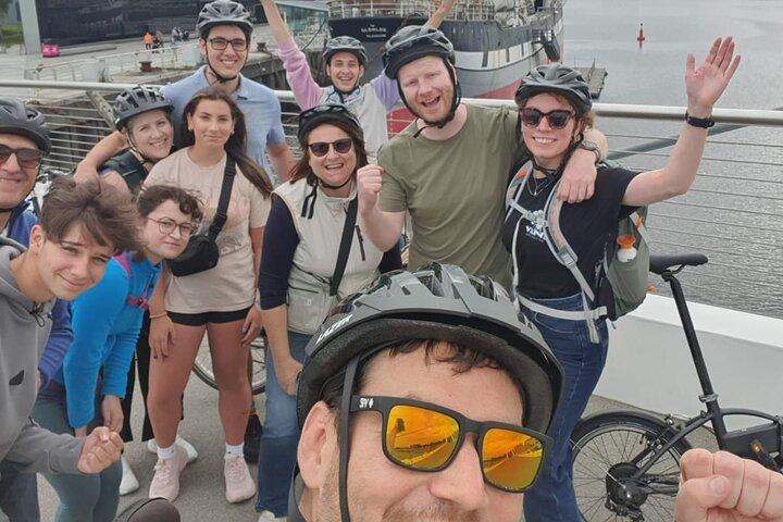 Glasgow Highlights Bike or Ebike Tour