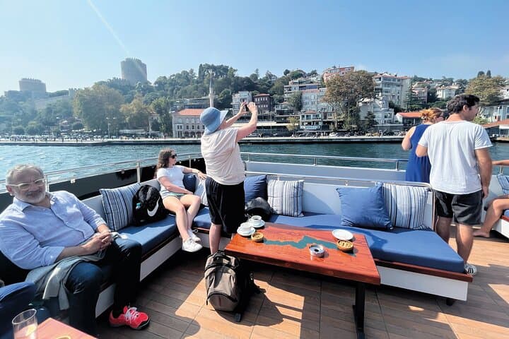 Half-Day Bosphorus Cruise to Black Sea from Istanbul with Lunch