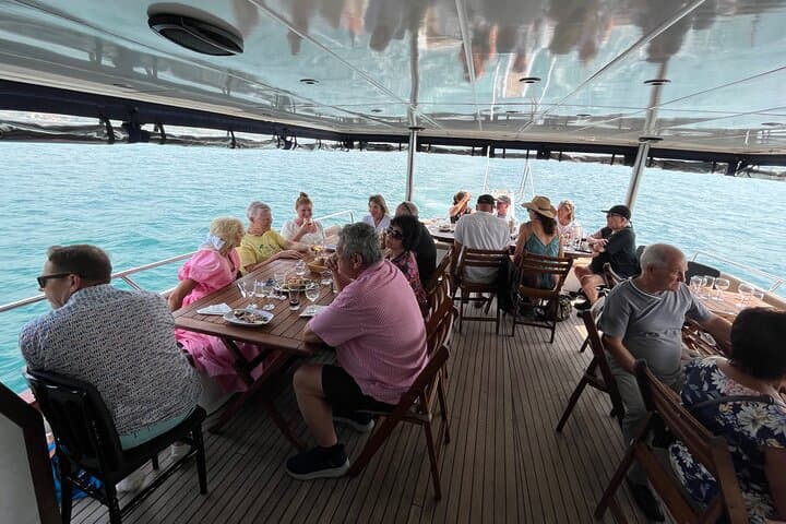 Guided Bosphorus & Black Sea Cruise – 4 Stops from Istanbul