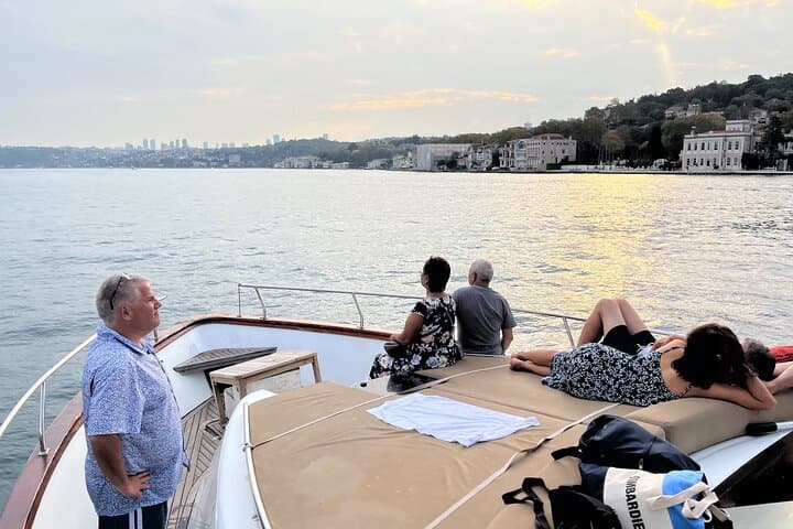 Istanbul Afternoon Bosphorus Cruise with Asian Side Stop