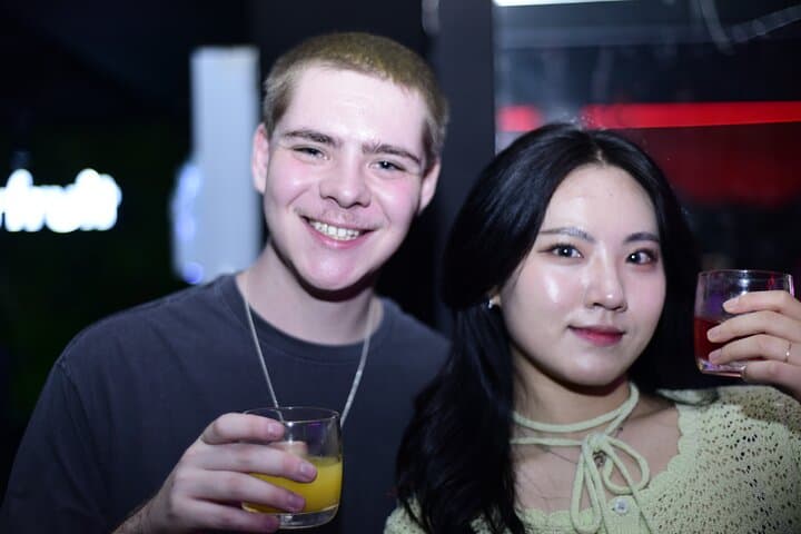 Seoul: Gangnam Premium Pub Crawl with VIP Bottle Service