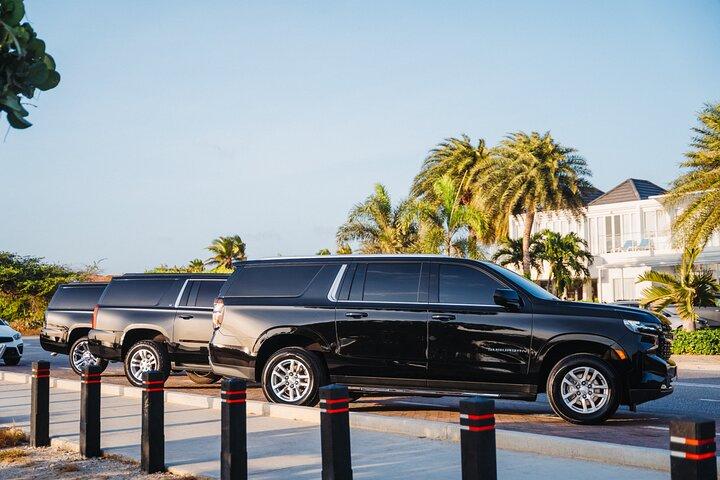 Private Round - Trip Airport Transfer in Aruba Luxury SUV
