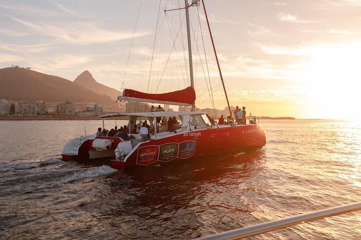 Cape Town Sunset Boat Cruises with Champagne (Hotel pickup incl.)