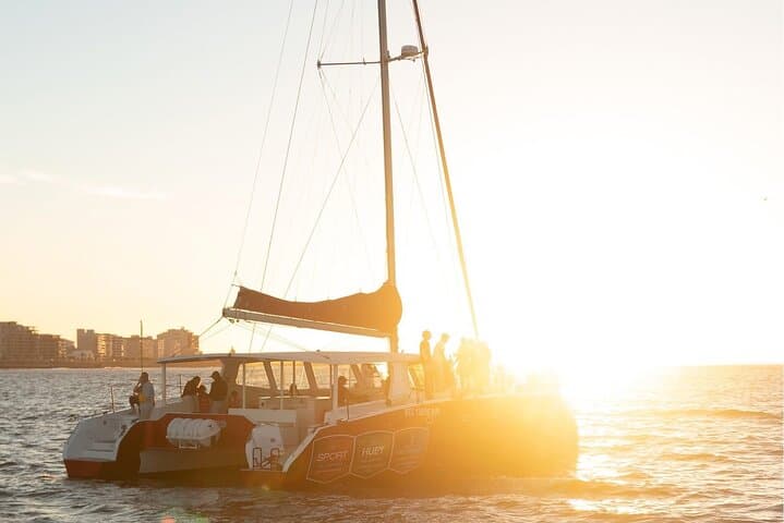 Cape Town Sunset Boat Cruises with Champagne (Hotel pickup incl.)