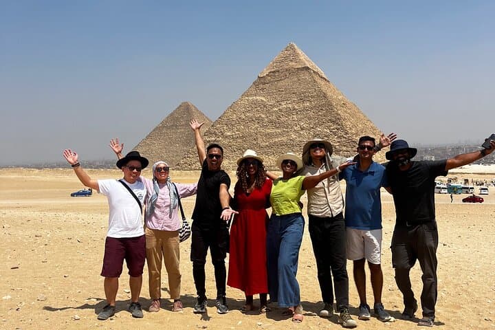 Private tour The Great pyramids , sphinx ,inside pyramid , lunch