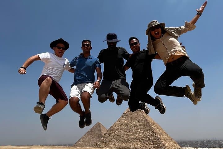 Private tour The Great pyramids , sphinx ,inside pyramid , lunch