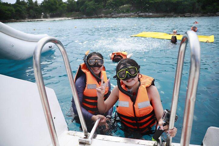 Phuket: Islands Hopping Catamaran Tour with Foam Party
