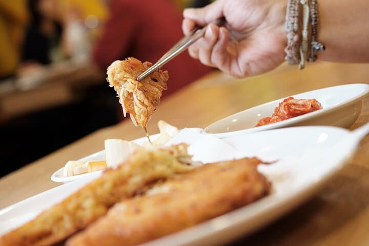 Downtown Seoul Guided Food & Market Tour with 8+ Local Tastings