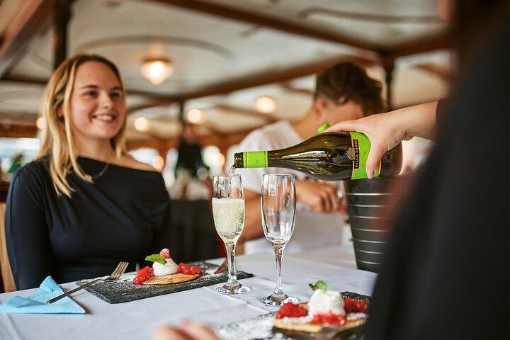 Bottomless Brunch and Cruise with Prosecco in Budapest