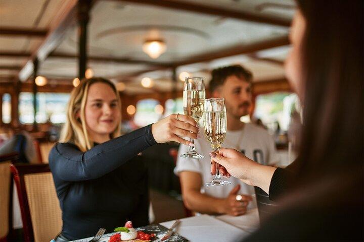 Bottomless Brunch and Cruise with Prosecco in Budapest