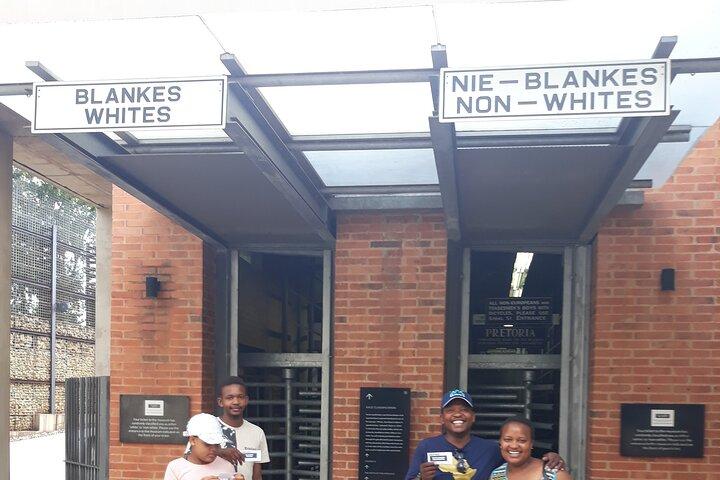 Cradle of Humankind/sterkfontein caves & Apartheid Museum Tour