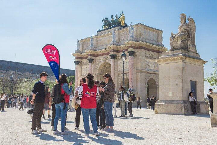 Louvre Museum Guided Tour with 1-Day Hop-On Hop-Off Bus Ticket