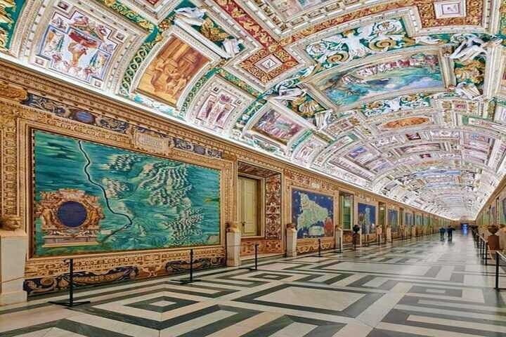 Vatican Museums and Sistine Chapel Skip the Line + Live Guide