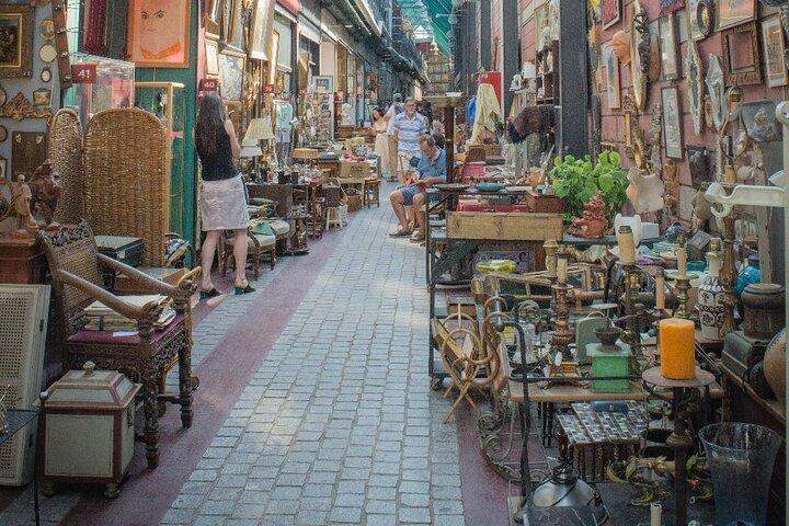 Paris Flea Market Walking Tour: Antiques, Vintage & Fashion