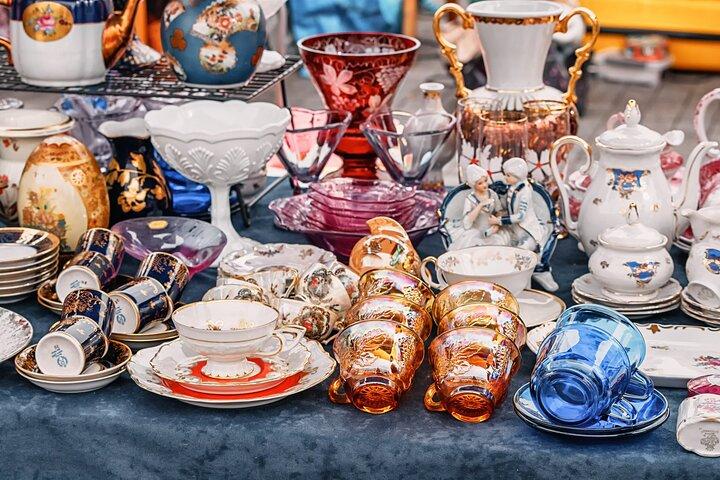 Paris Flea Market Walking Tour: Antiques, Vintage & Fashion