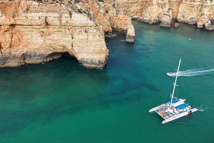 Golden Coast Sailing Tour for 3.5 hours in Ponta da Piedade Lagos
