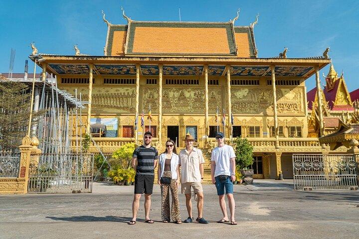Phnom Penh: Silk Island Sunset Tour by Tuk Tuk