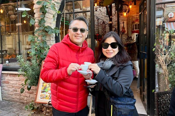 Istanbul: Guided Food Tour with Ferry Ride