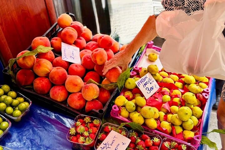 Istanbul: Guided Food Tour with Ferry Ride