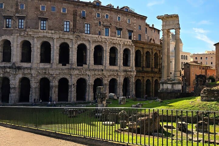 Rome : Tiber Island & Jewish ghetto and Museum Guided Tour