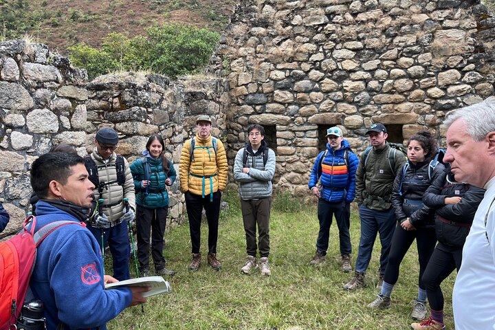 2-Day Inca Trail to Machu Picchu with VistadomeTrain