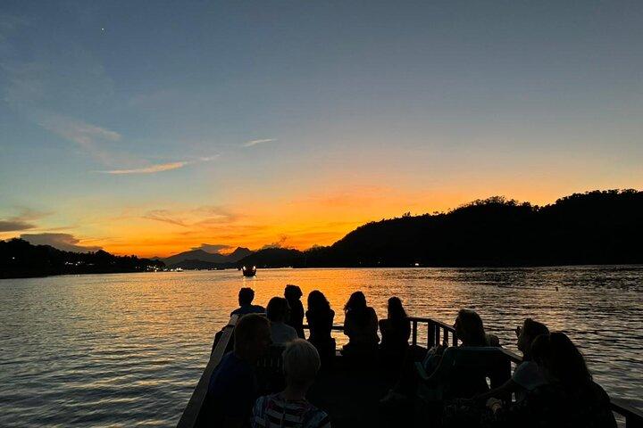 Half Day Kayaking and Pak Ou Caves with Sunset