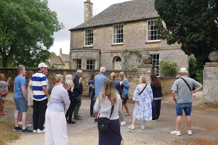 Downton Abbey and Village Coach Tour from London with Highclere