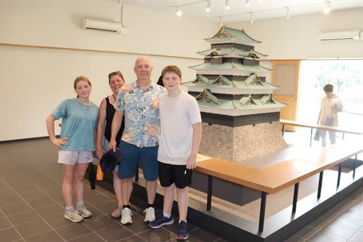 Imperial Palace Tour: Discover Samurai History with a Local Guide