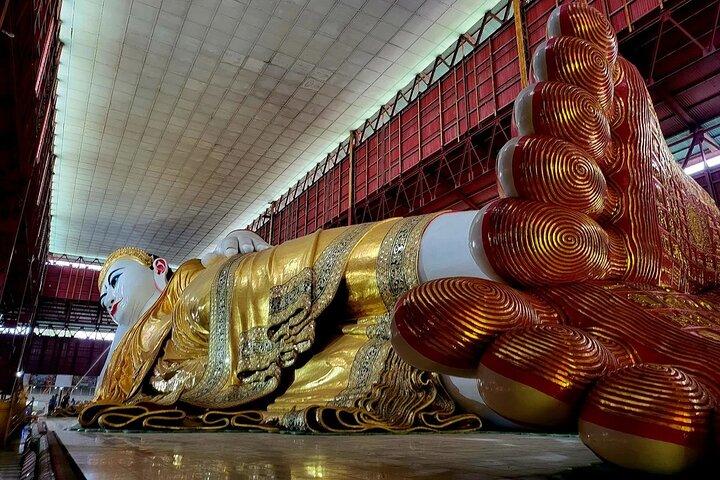 Yangon Private Tour – Buddha, Market & Shwedagon Sunset