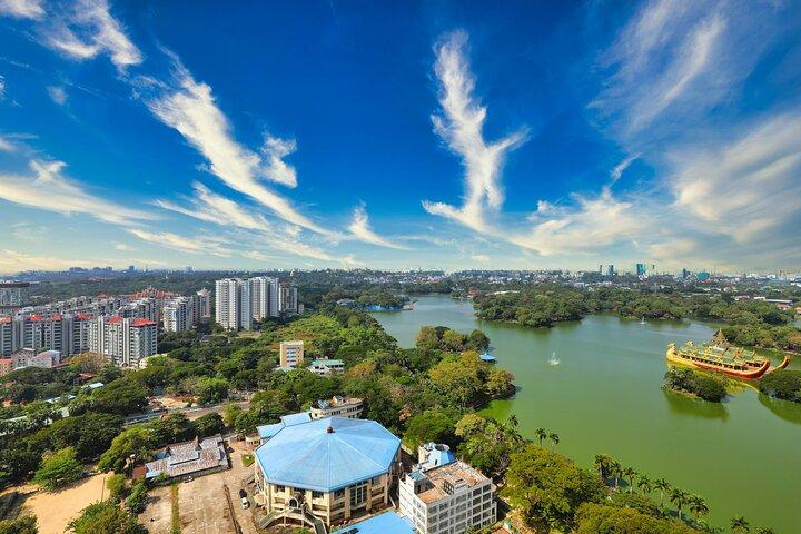 Yangon Private Tour – Buddha, Market & Shwedagon Sunset