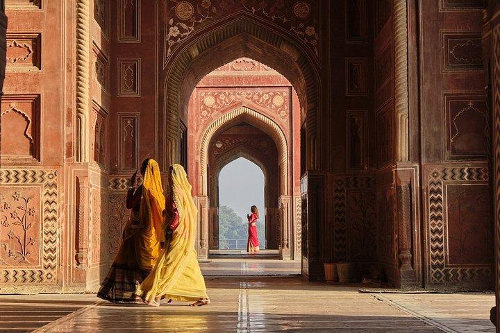 2-Day Tour to The Taj Mahal,Agra from Ahmedabad with Both side Commercial Flight