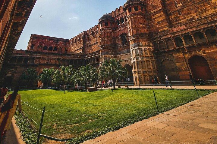 2-Day Tour to The Taj Mahal and Agra from Pune with Both side Commercial Flights