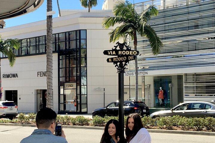 Full-Day LA Iconic Sites Tour From Hollywood with Six Stops