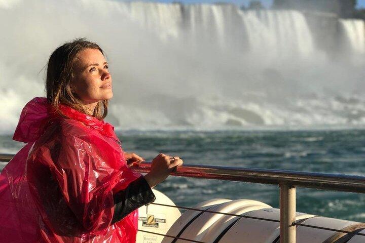 Niagara Falls Day Tour, Boat Cruise and Journey Behind the Falls
