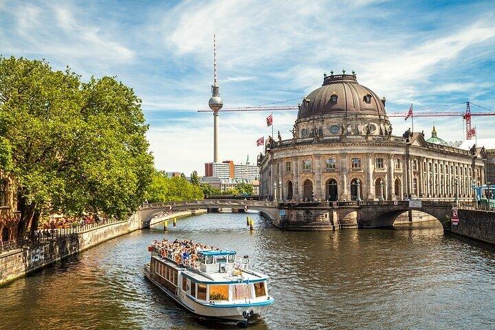 Top Berlin Sights for First-Time Visitors from Warnemunde Port
