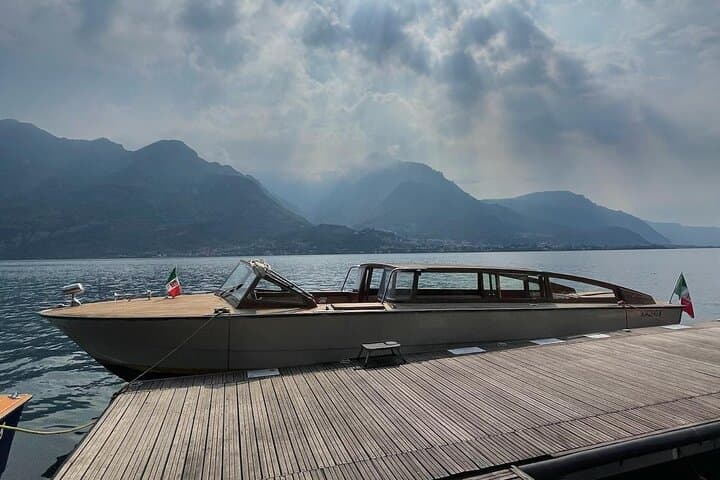Exclusive Lake Como Boat Tour Iconic Villas, Wine & Photo Stops